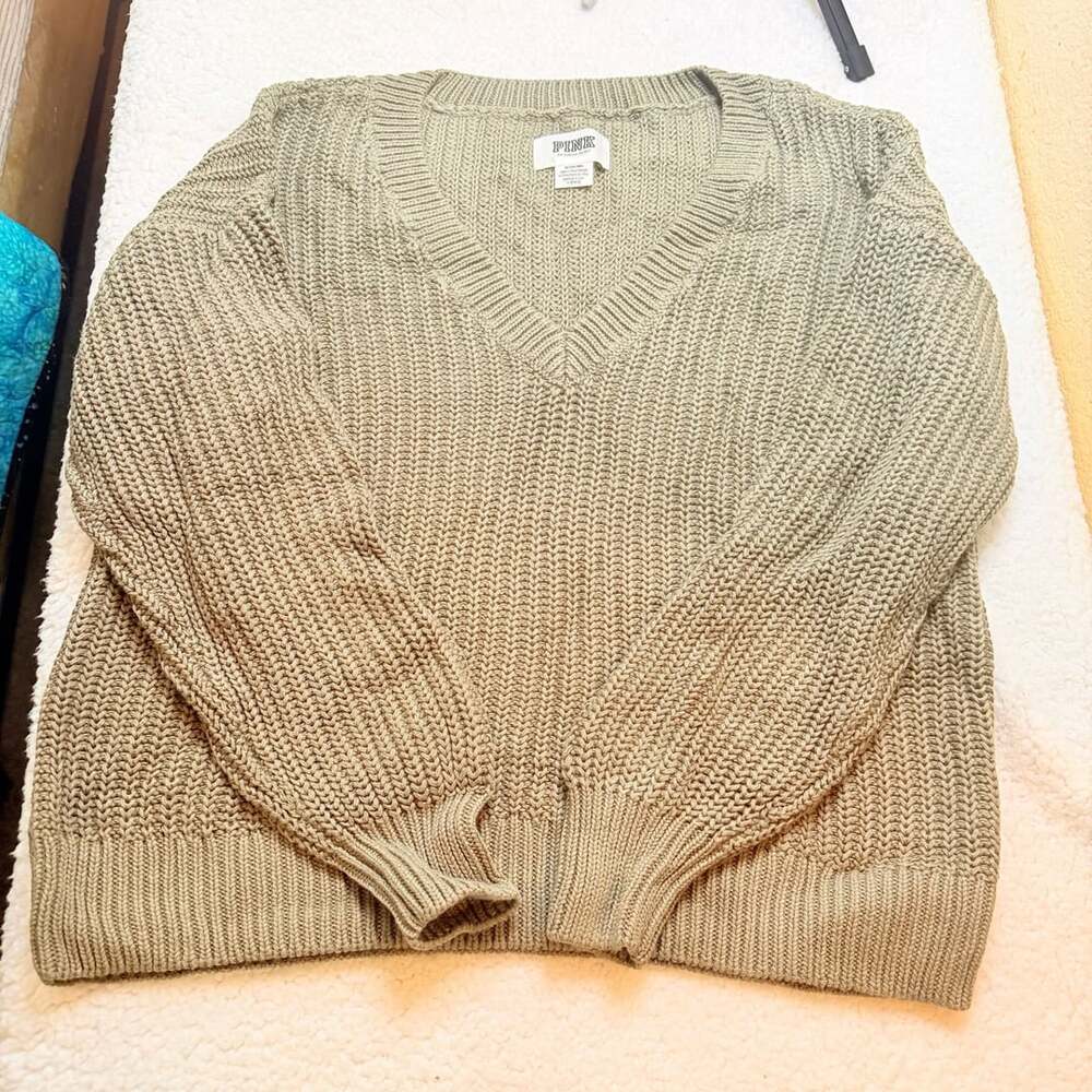 Pink Victoria's Secret V-Neck Sweater Size M Olive